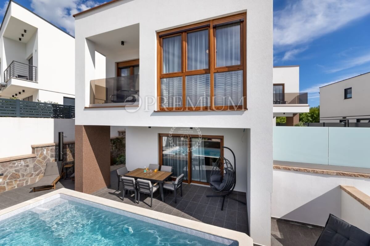 Malinska, esclusiva casa di stile con aista mare!