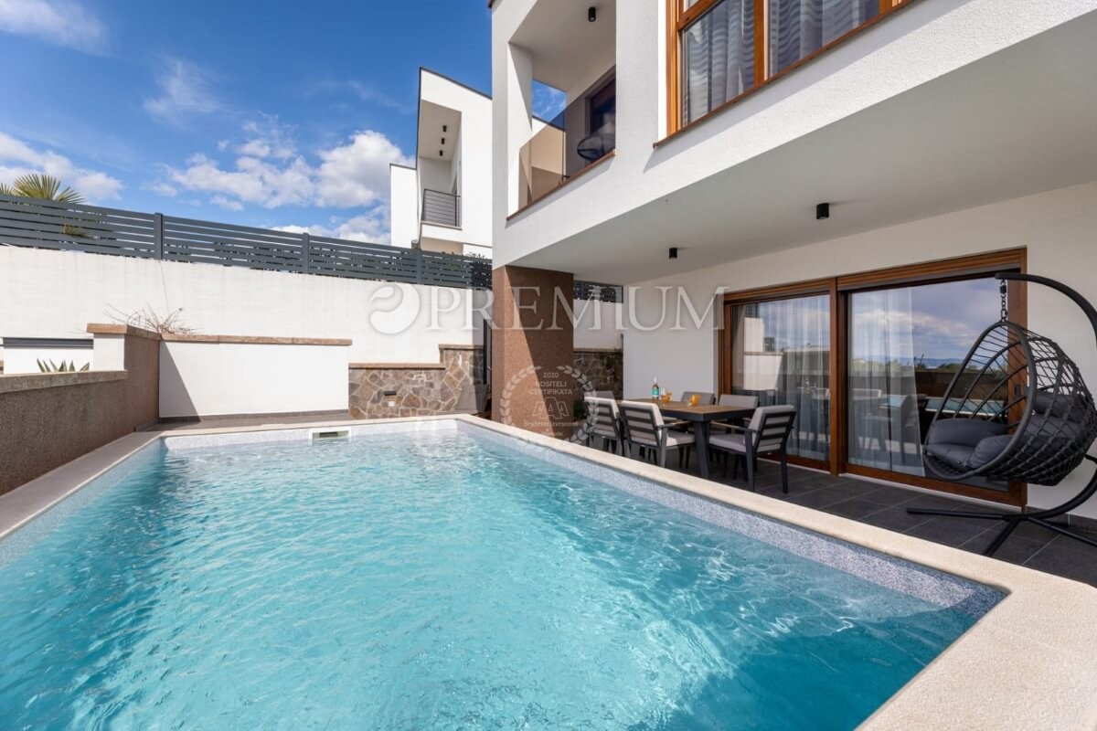 Malinska, esclusiva casa di stile con aista mare!