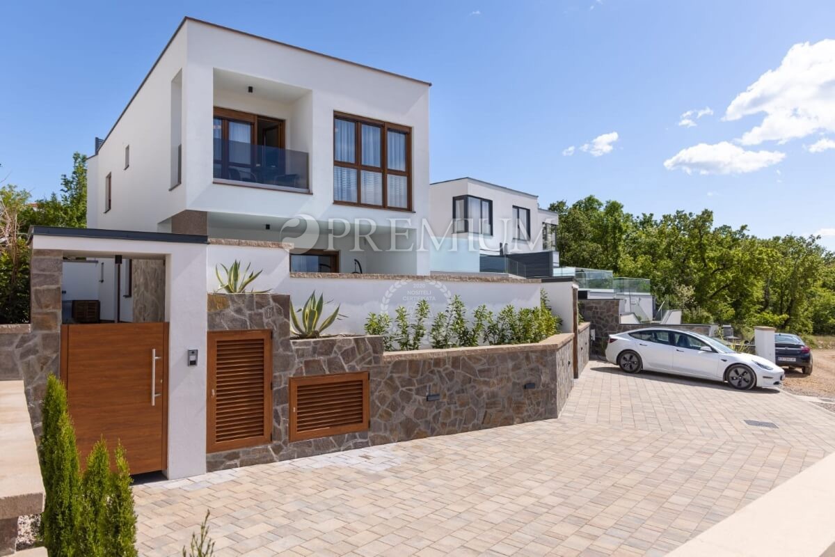 Malinska, esclusiva casa di stile con aista mare!