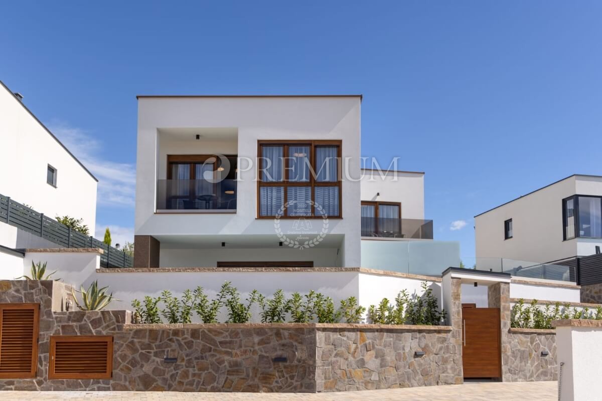 Malinska, esclusiva casa di stile con aista mare!