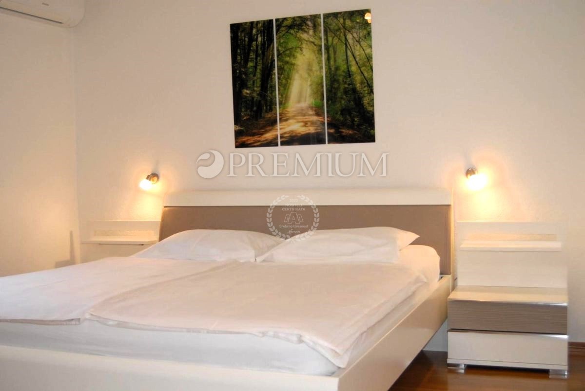 Punat, casa con piscina, vicino al mare!