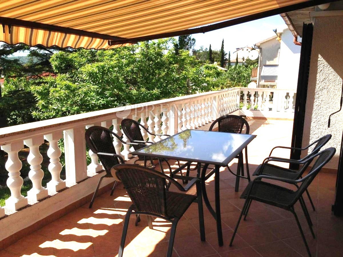 Punat, casa con piscina, vicino al mare!