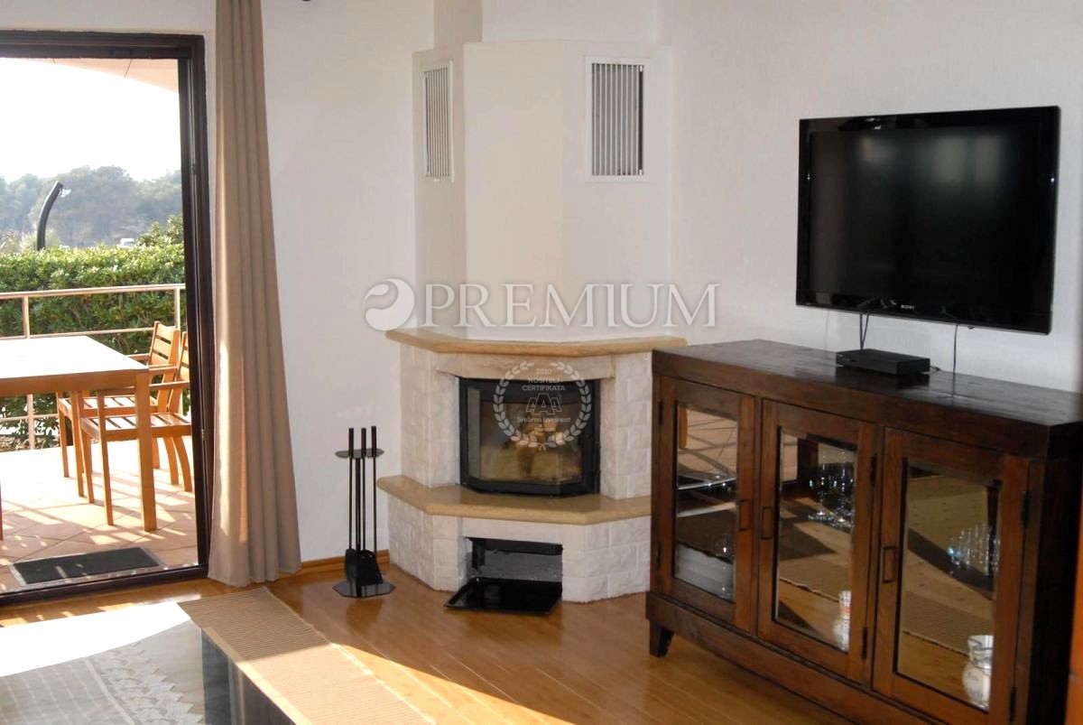 Punat, casa con piscina, vicino al mare!