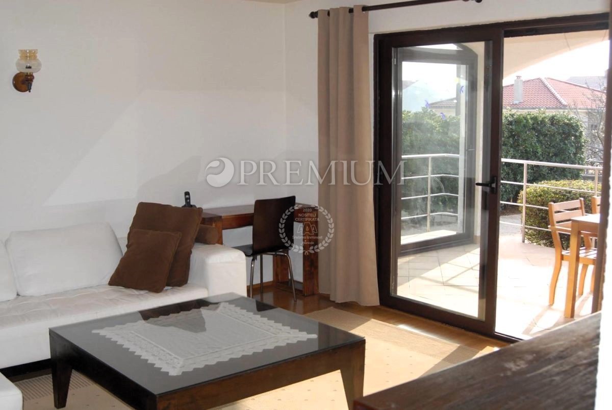 Punat, casa con piscina, vicino al mare!