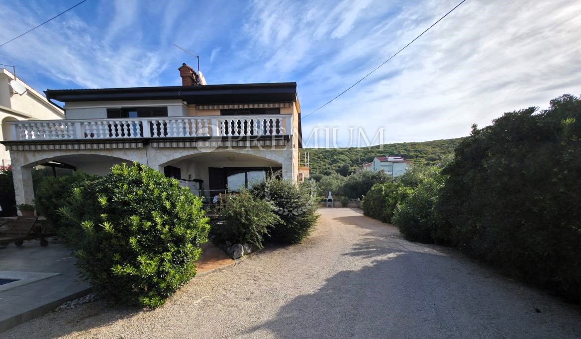 Punat, casa con piscina, vicino al mare!