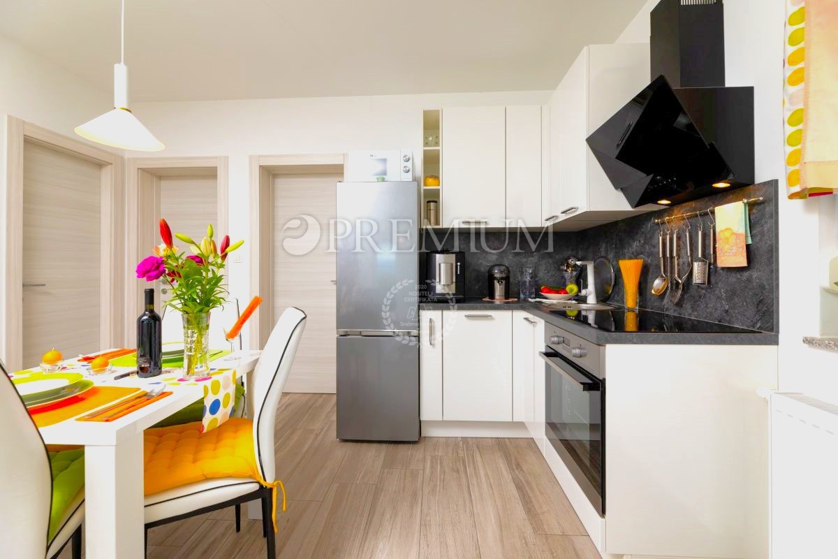 Isola di Krk, Soline – Appartamento arredato in vendita!