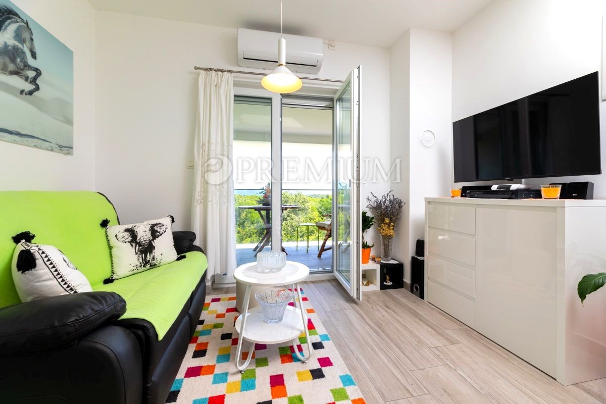 Isola di Krk, Soline – Appartamento arredato in vendita!