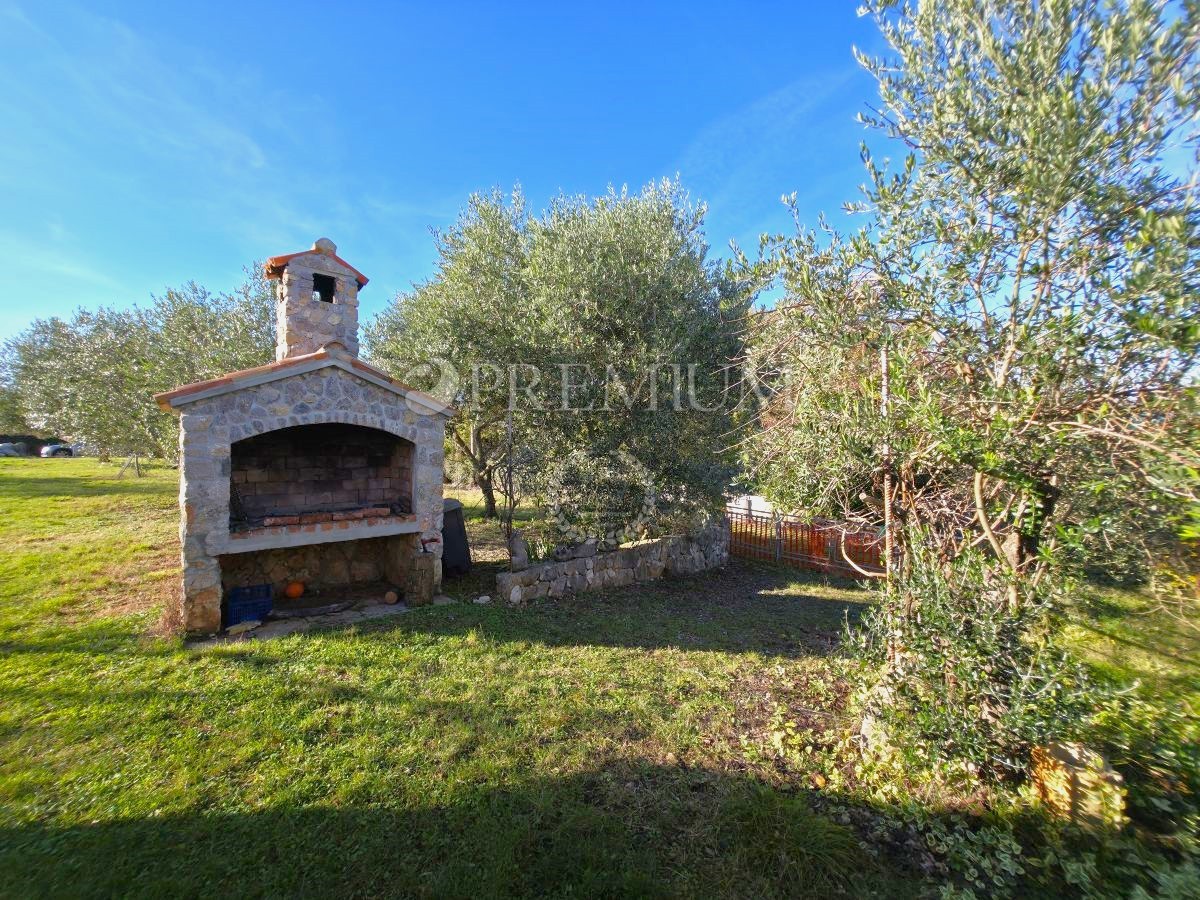 Zona Malinska, casa indipendente da ristrutturare!