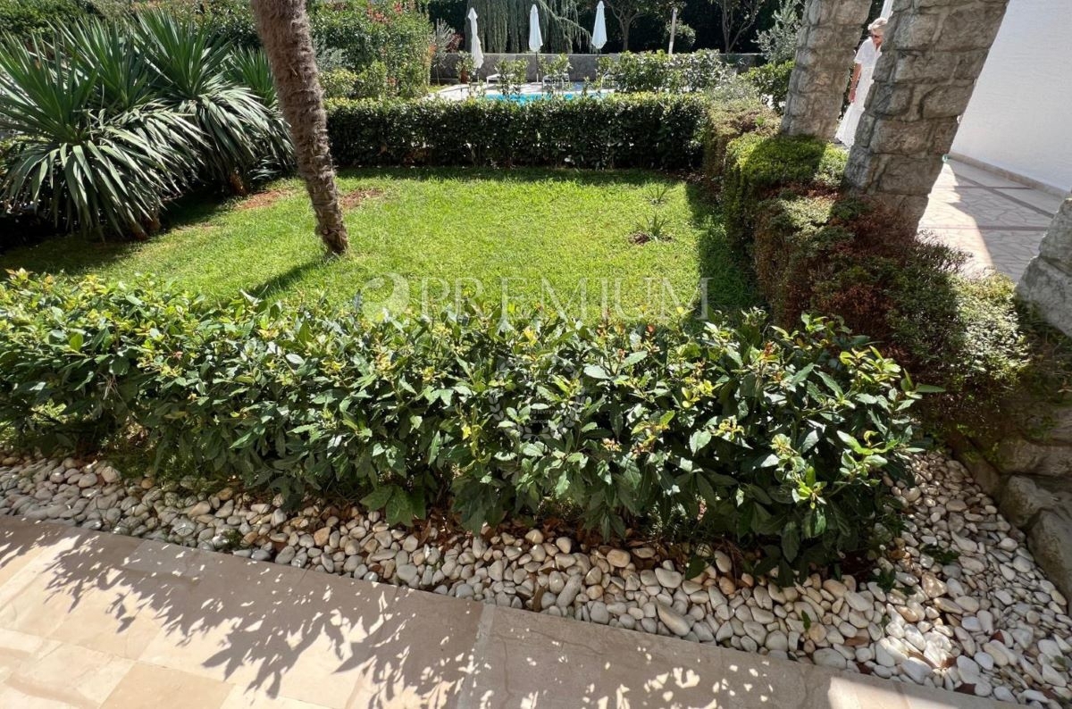 Malinska, appartamento piano terra con giardino!