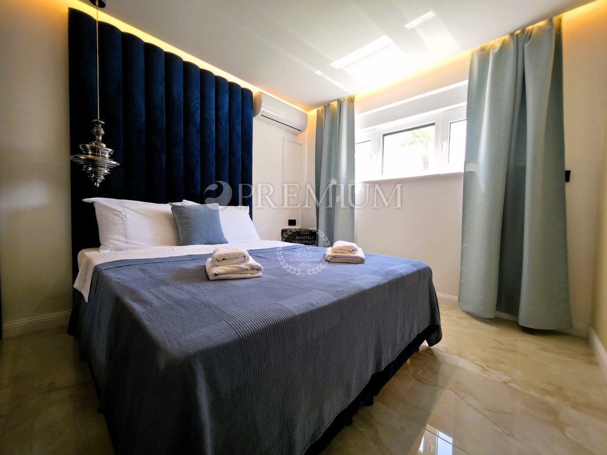 Malinska, nuovo appartamento di lusso con piscina e giardino 