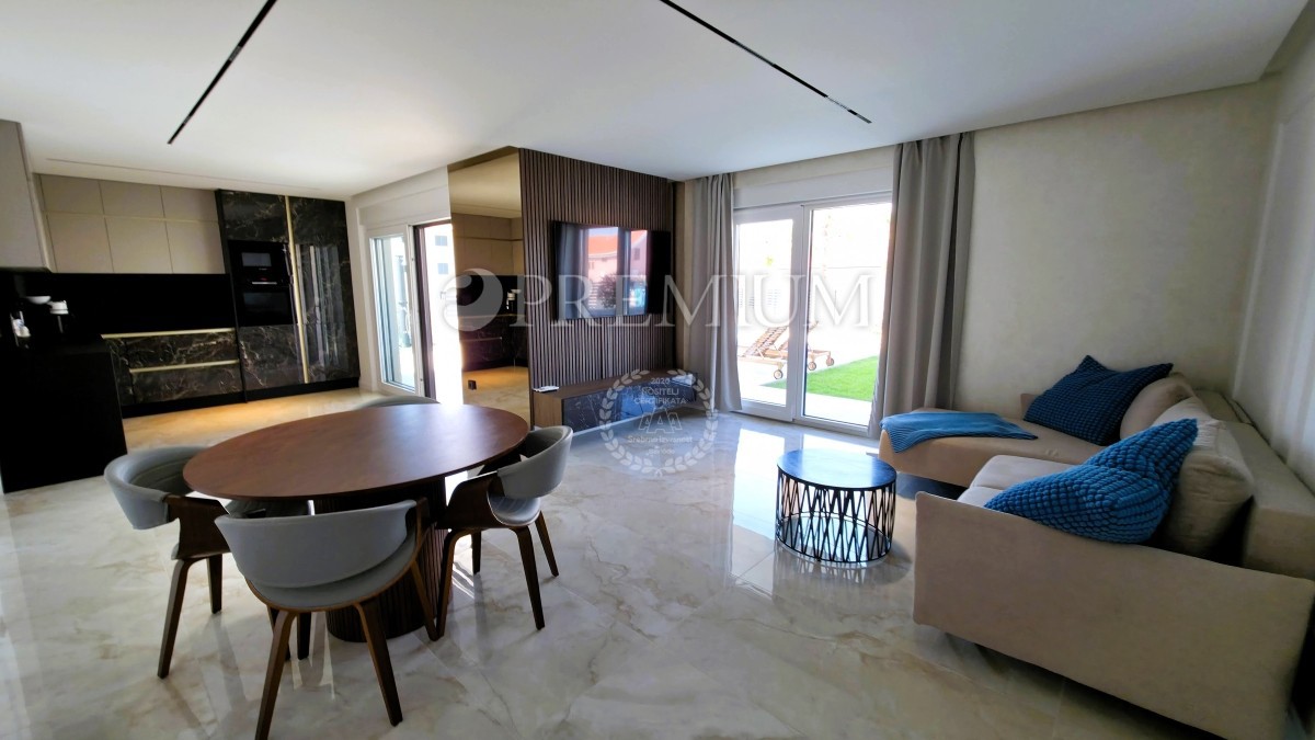 Malinska, nuovo appartamento di lusso con piscina e giardino 