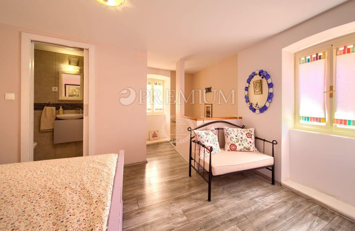 Vrbnik, casa in pietra ristrutturata nel centro storico