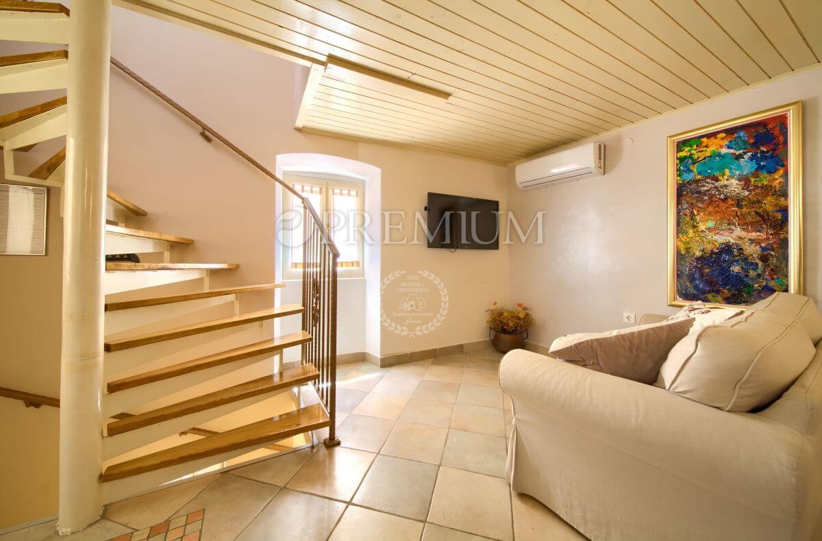 Vrbnik, casa in pietra ristrutturata nel centro storico