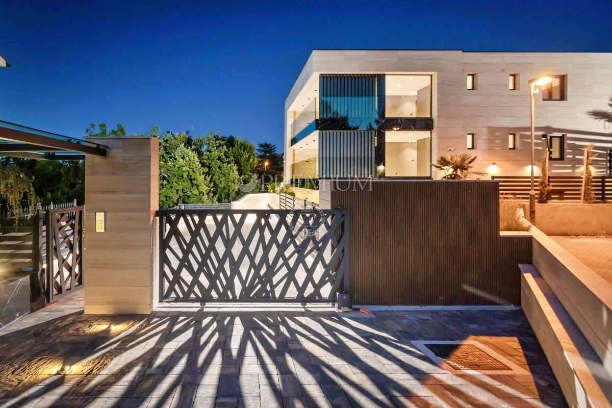 Malinska, vendita, appartamento al piano terra di una nuova costruzione, con giardino e piscina!