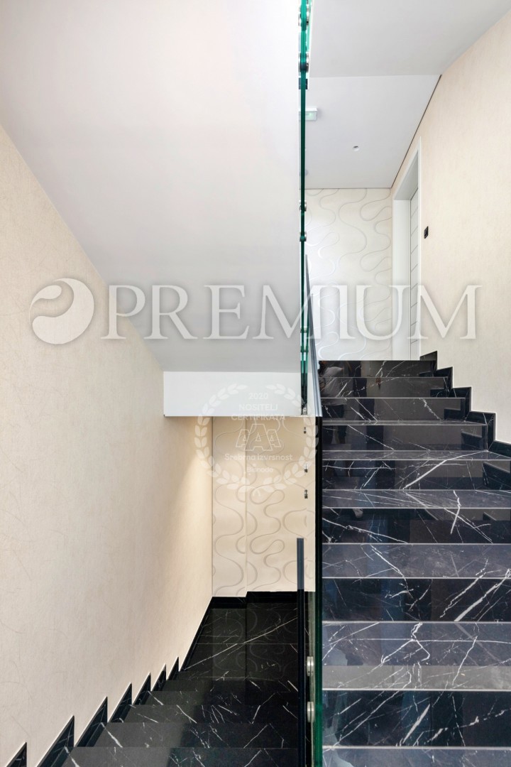 Malinska, vendita, appartamento al piano terra di una nuova costruzione, con giardino e piscina!