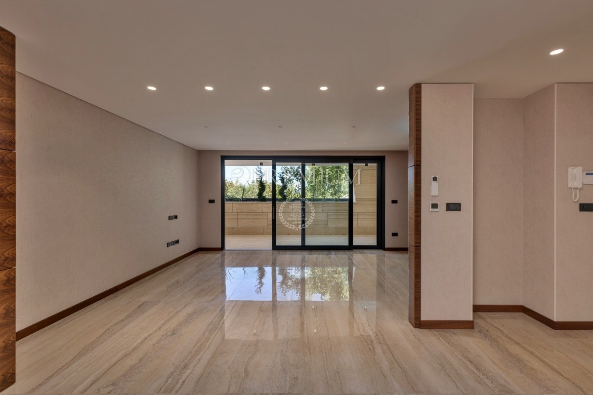 Malinska, vendita, appartamento al piano terra di una nuova costruzione, con giardino e piscina!