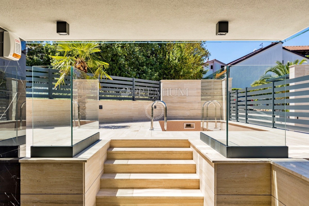 Malinska, vendita, appartamento al piano terra di una nuova costruzione, con giardino e piscina!