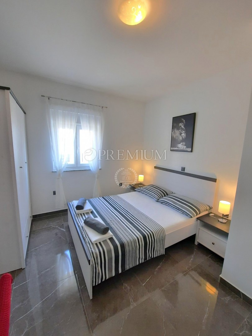 Zona Vrbnik, casa indipendente con piscina!