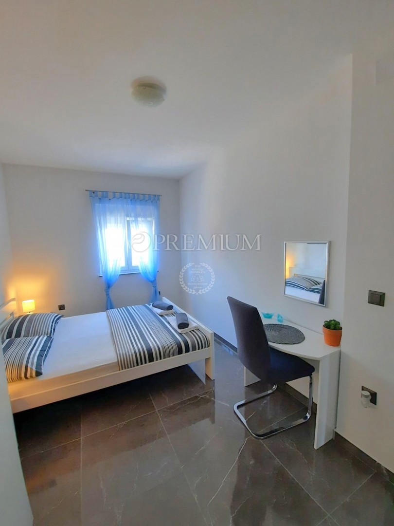 Zona Vrbnik, casa indipendente con piscina!