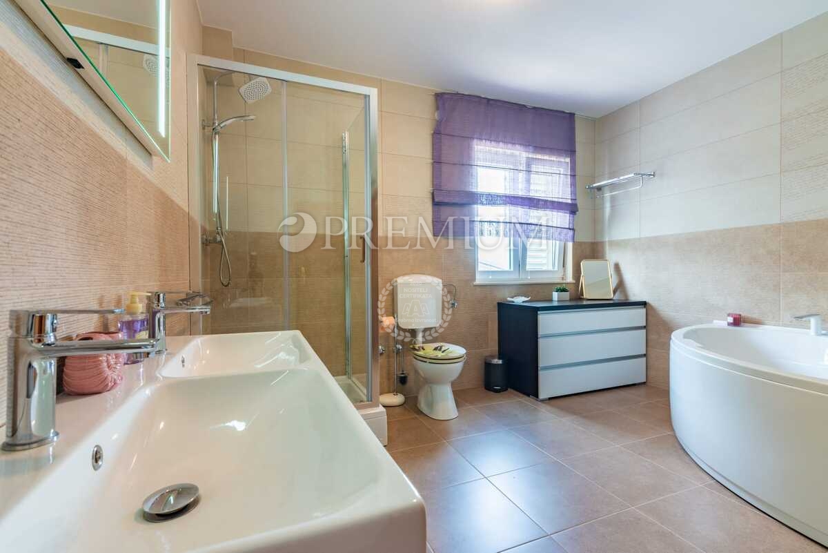 Malinska, casa indipendente con piscina e vista mare!