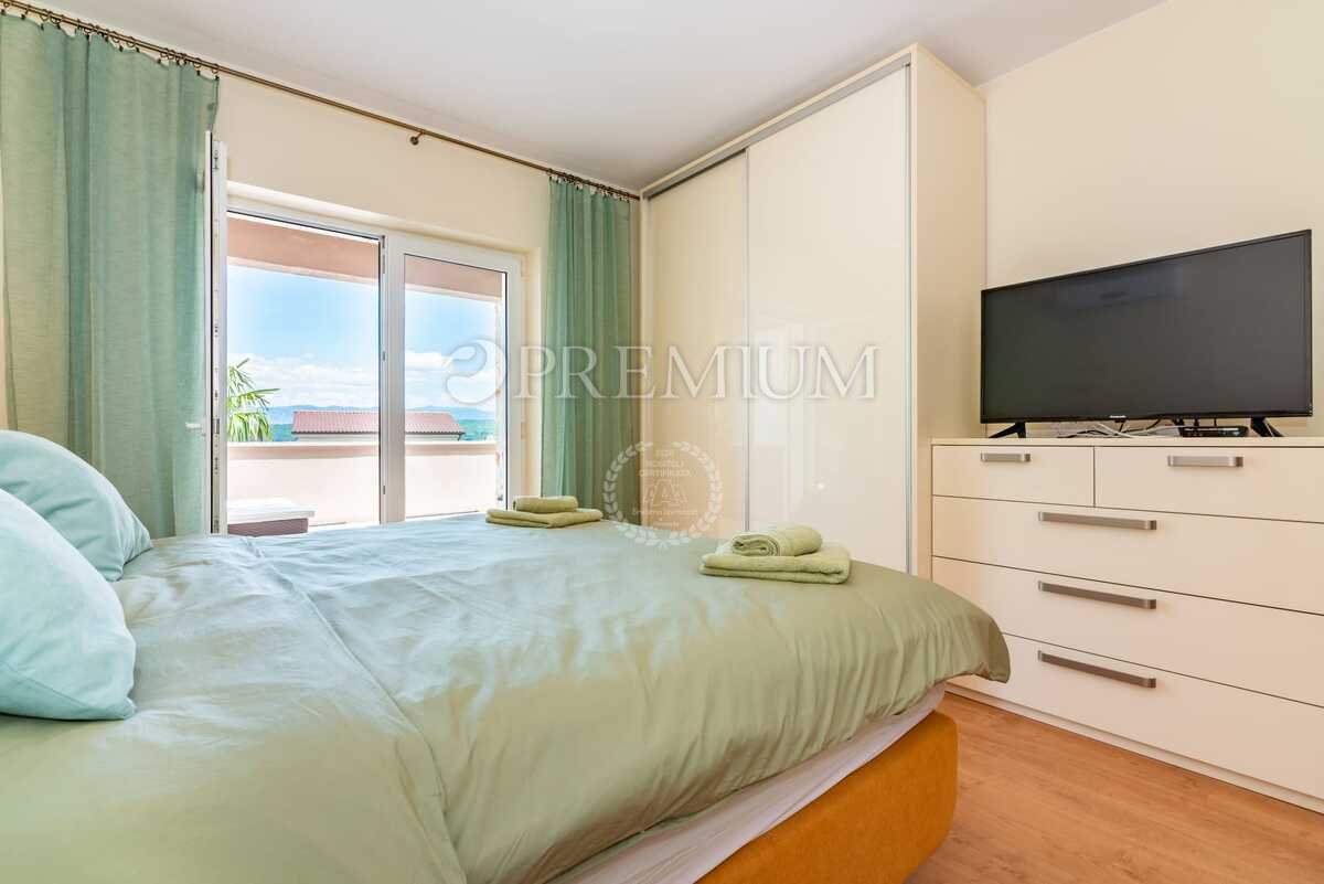 Malinska, casa indipendente con piscina e vista mare!