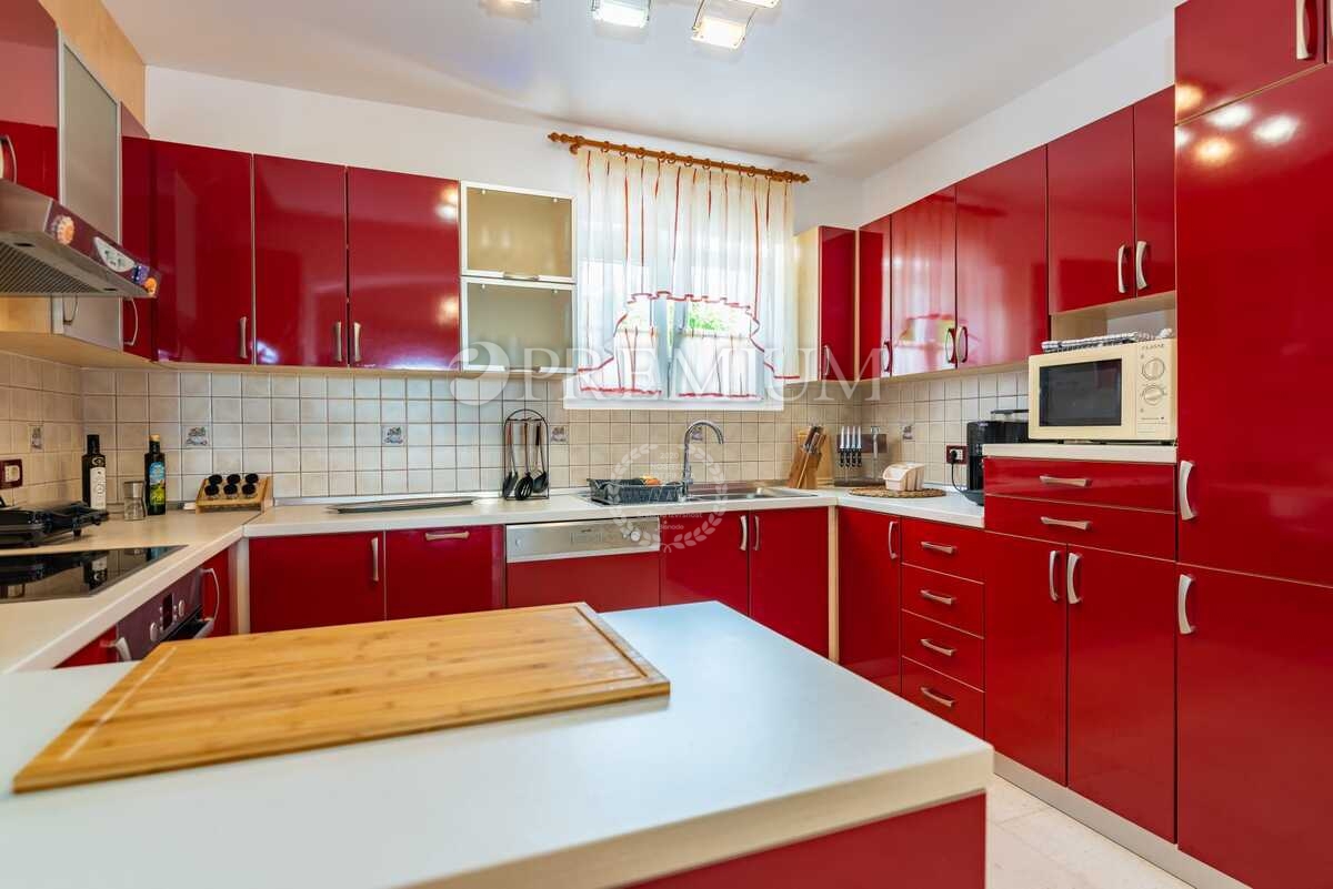 Malinska, casa indipendente con piscina e vista mare!