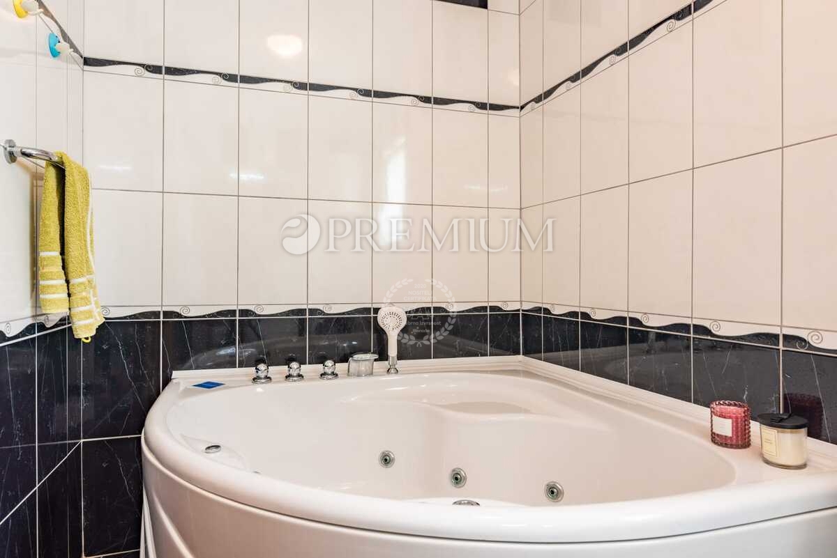 Malinska, casa indipendente con piscina e vista mare!