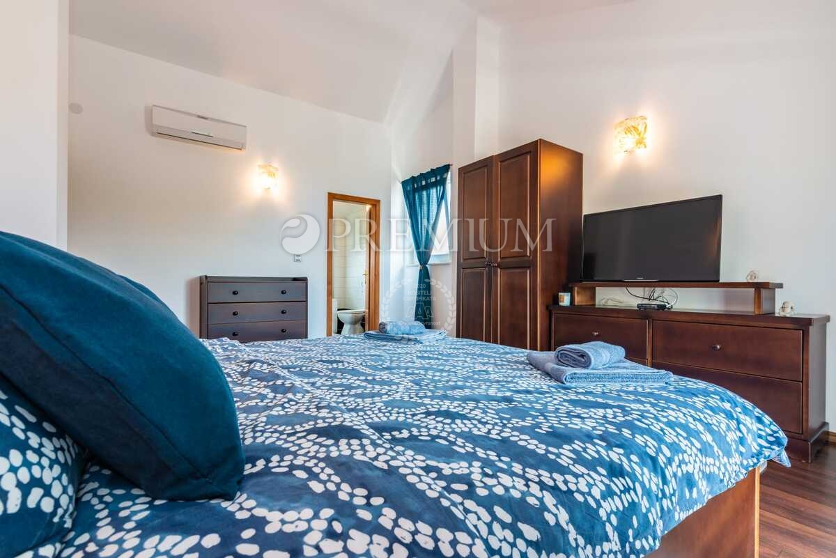 Malinska, casa indipendente con piscina e vista mare!