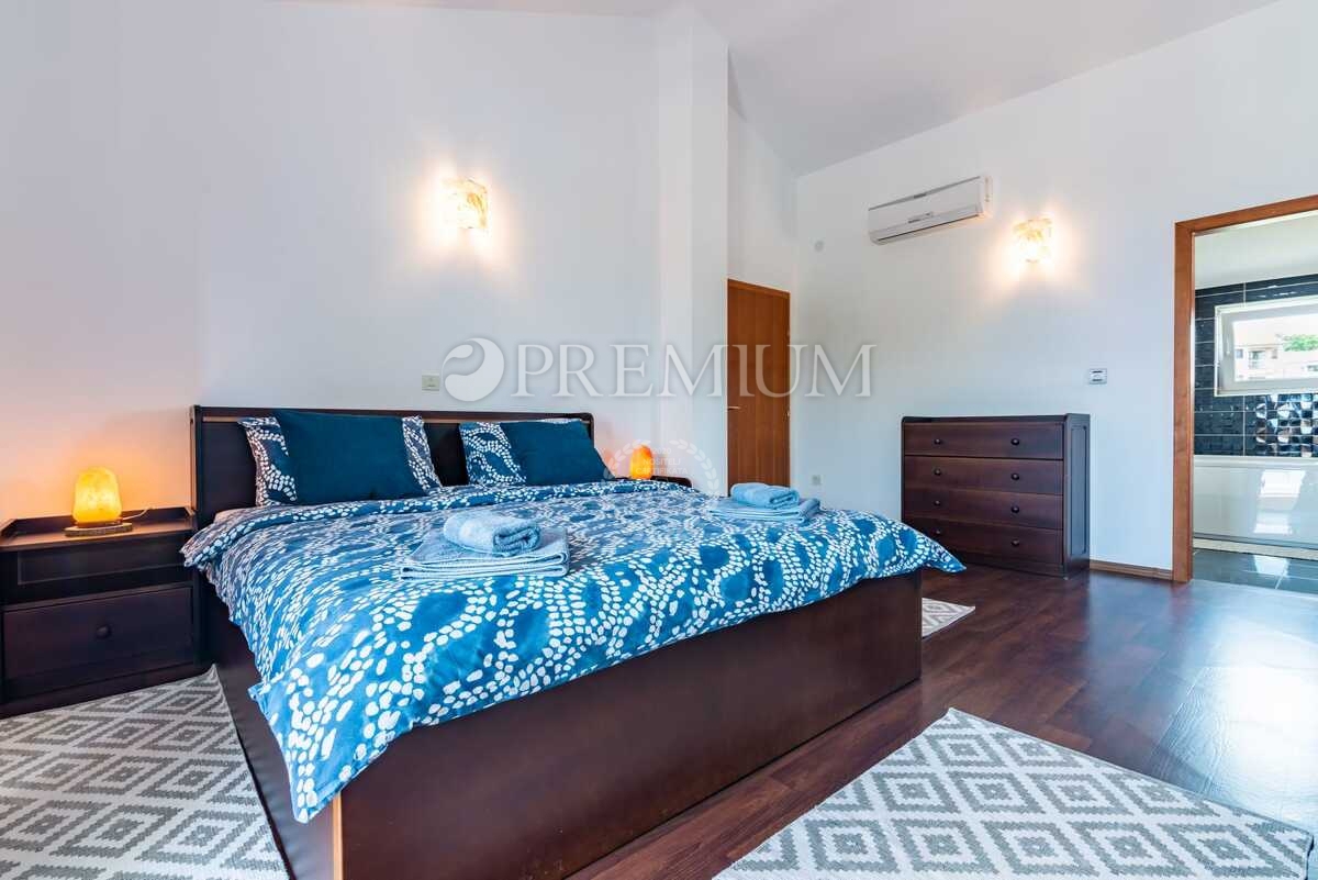 Malinska, casa indipendente con piscina e vista mare!