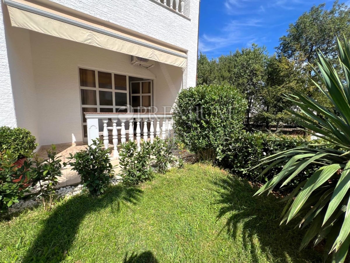 Malinska, appartamento con giardino, vicino al mare!