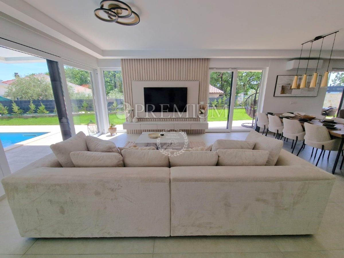 Omišalj, un nuovo edificio esclusivo con piscina!