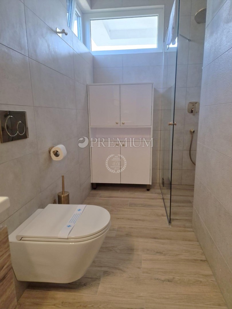 Omišalj, un nuovo edificio esclusivo con piscina!