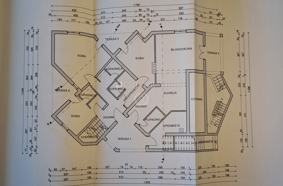 Dintorni di Malinska, casa indipendente con ampio giardino!