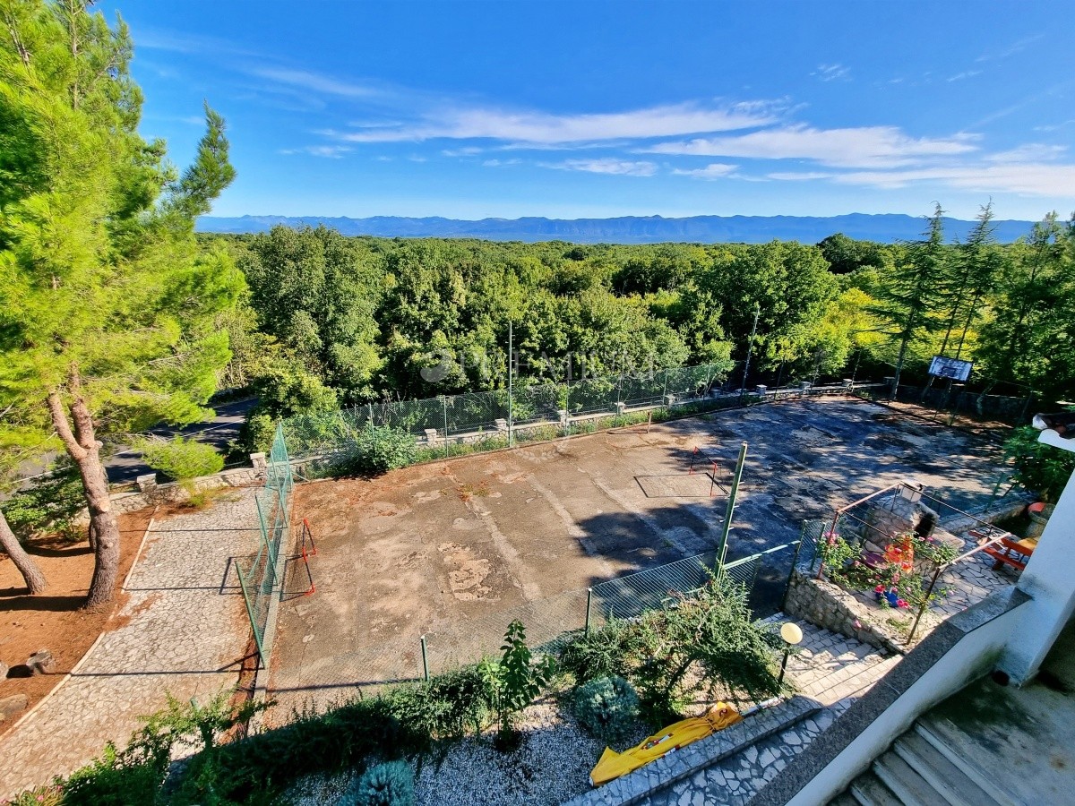 Dintorni di Malinska, casa indipendente con ampio giardino!