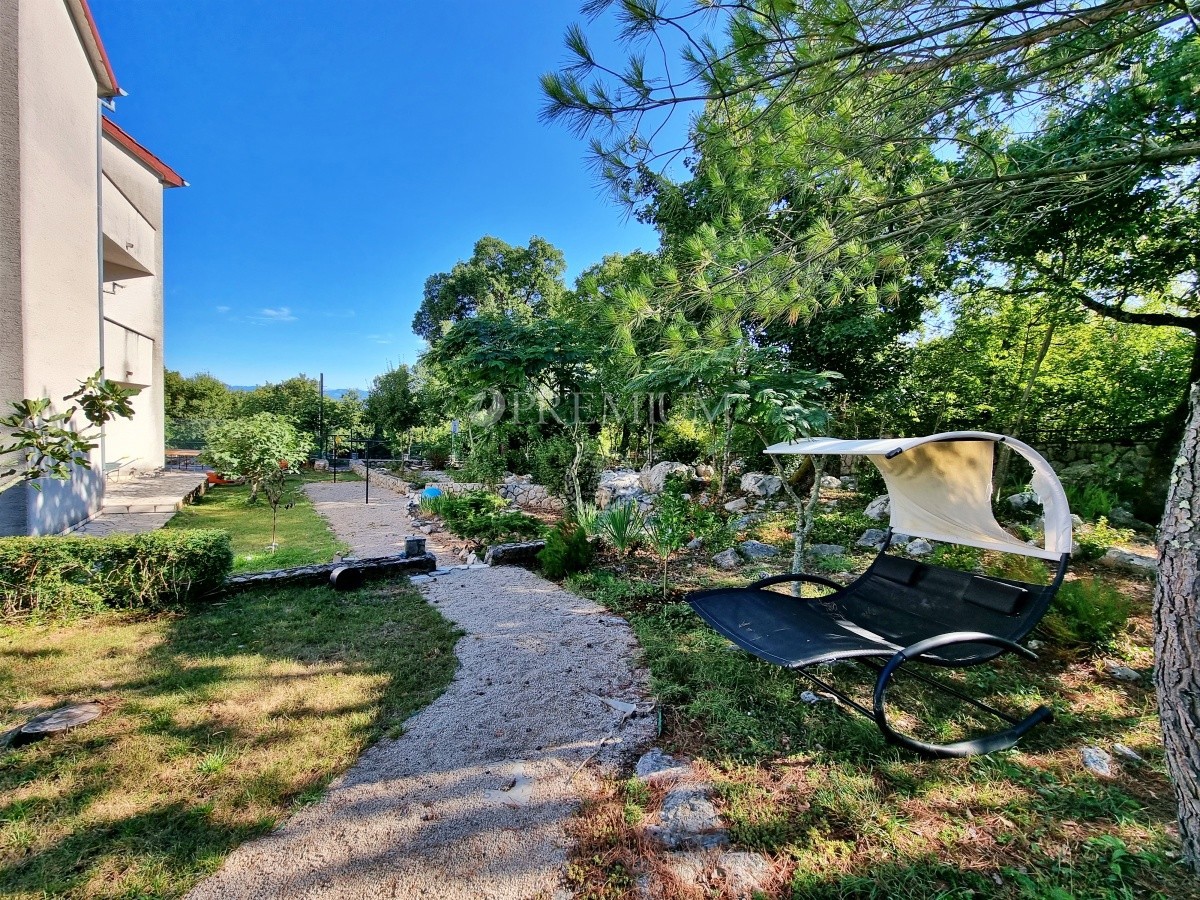 Dintorni di Malinska, casa indipendente con ampio giardino!