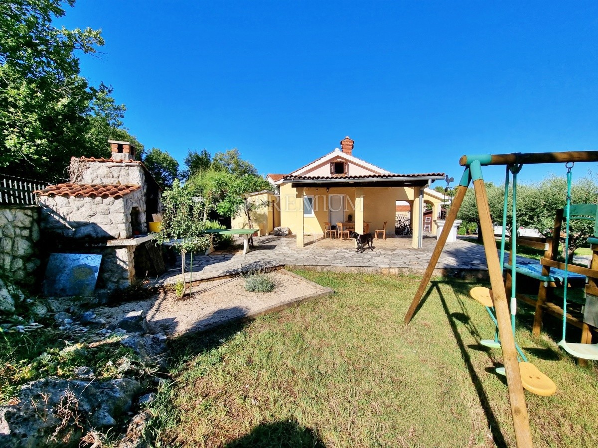 Dintorni di Malinska, casa indipendente con ampio giardino!