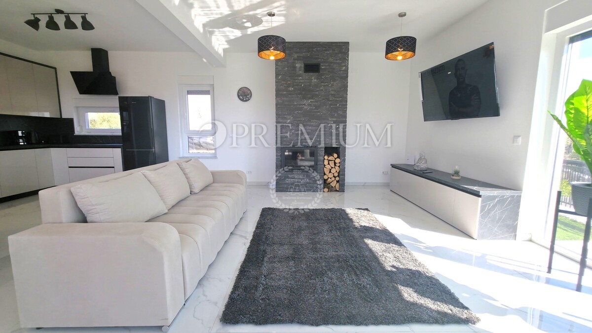 Krk, dintorni, edificio nuovo e moderno con vista panoramica sul mare!