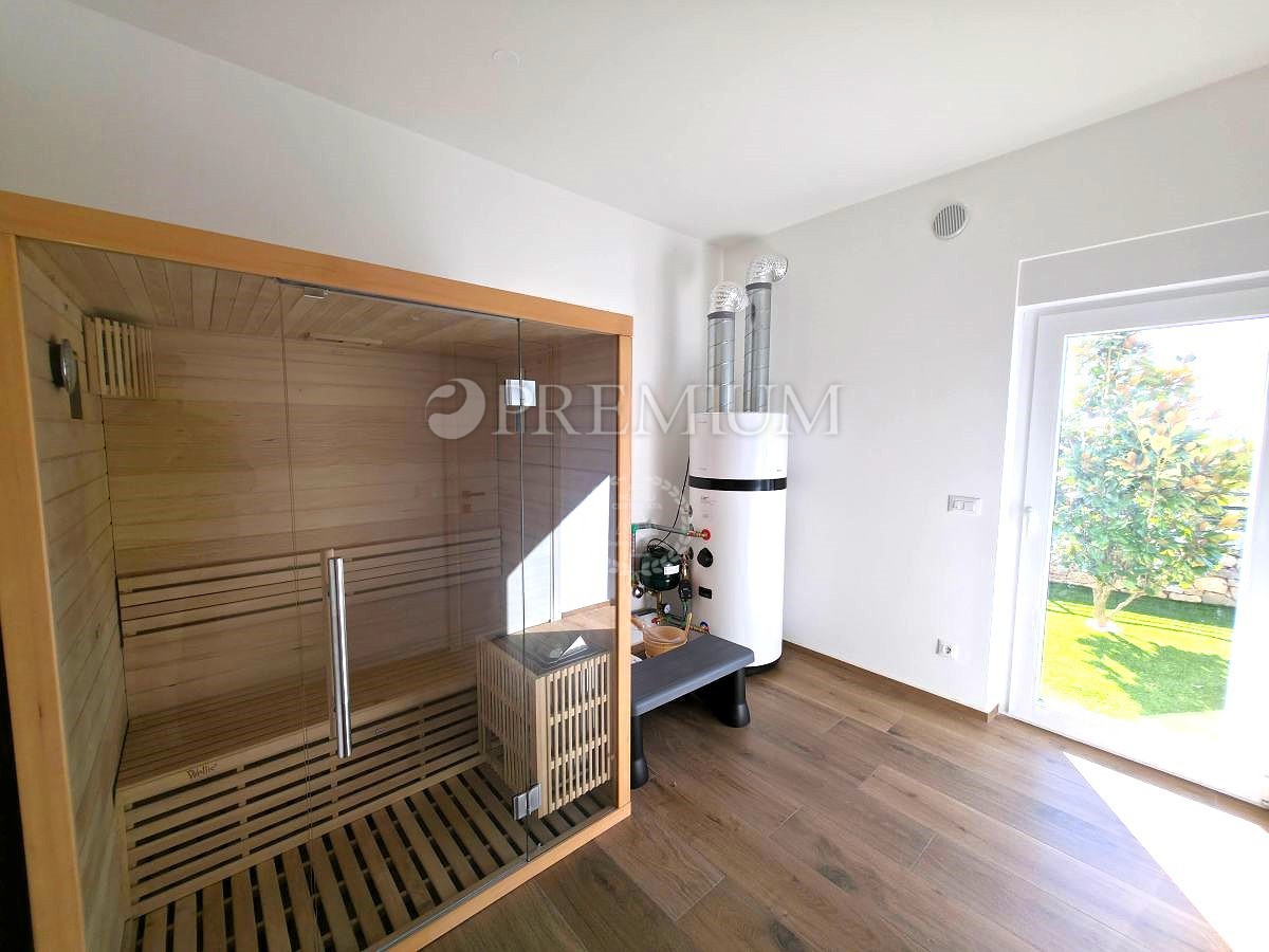 Krk, dintorni, edificio nuovo e moderno con vista panoramica sul mare!