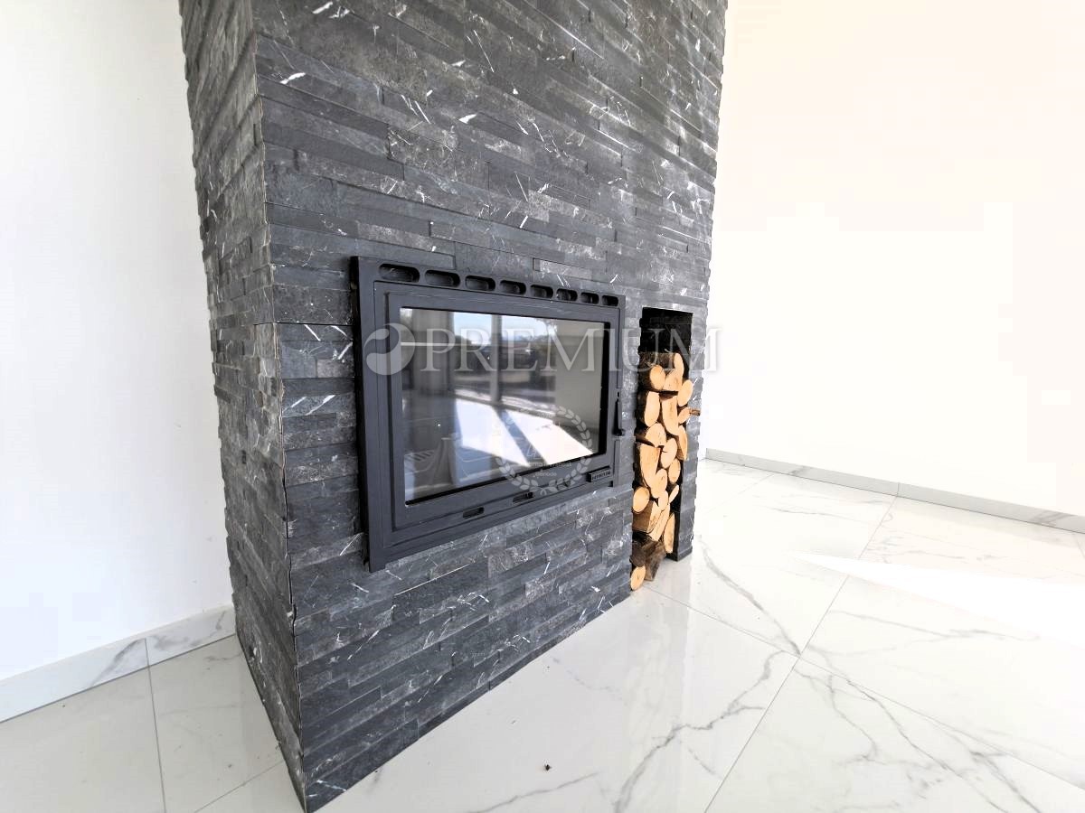 Krk, dintorni, edificio nuovo e moderno con vista panoramica sul mare!