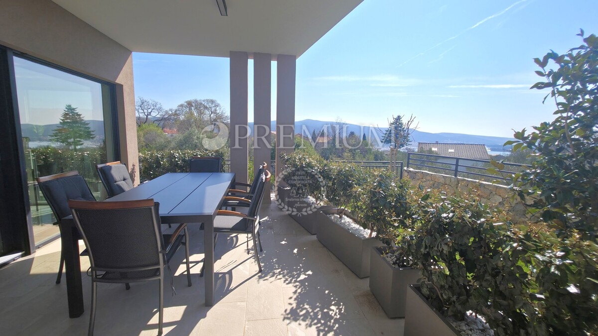 Krk, dintorni, edificio nuovo e moderno con vista panoramica sul mare!