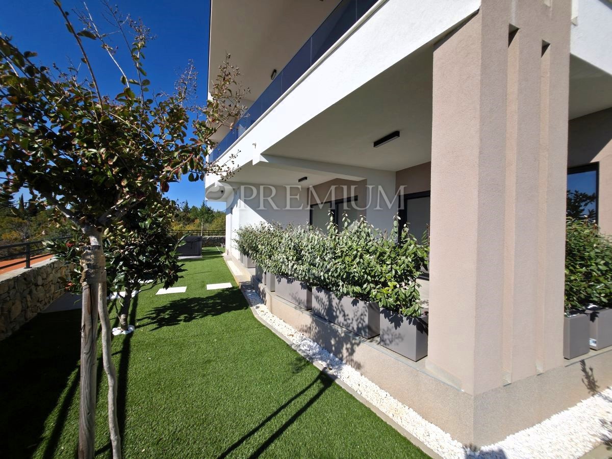 Krk, dintorni, edificio nuovo e moderno con vista panoramica sul mare!