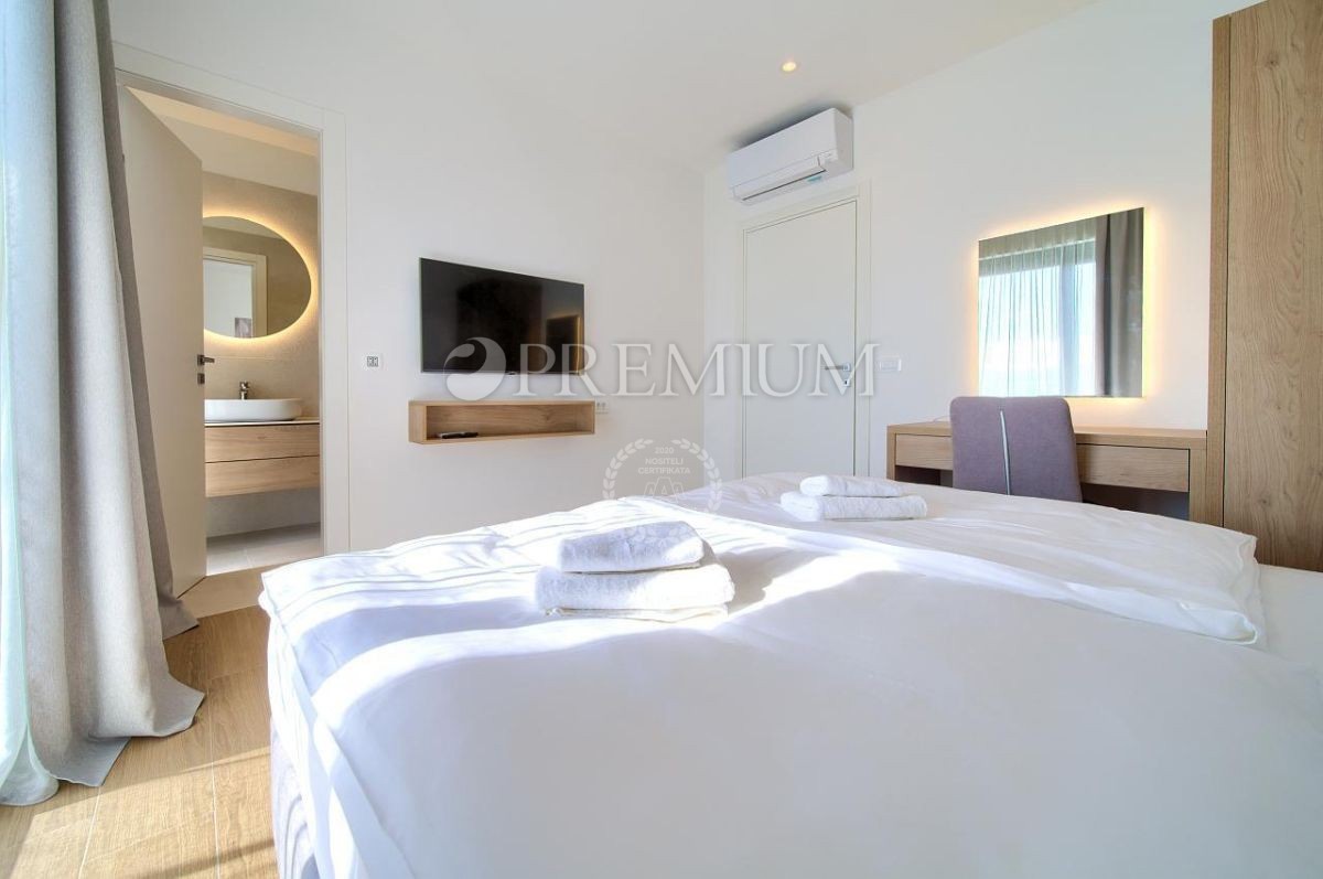 Krk, dintorni, imponente nuovo edificio con vista panoramica sul mare!