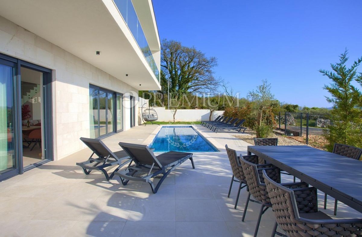 Krk, dintorni, imponente nuovo edificio con vista panoramica sul mare!