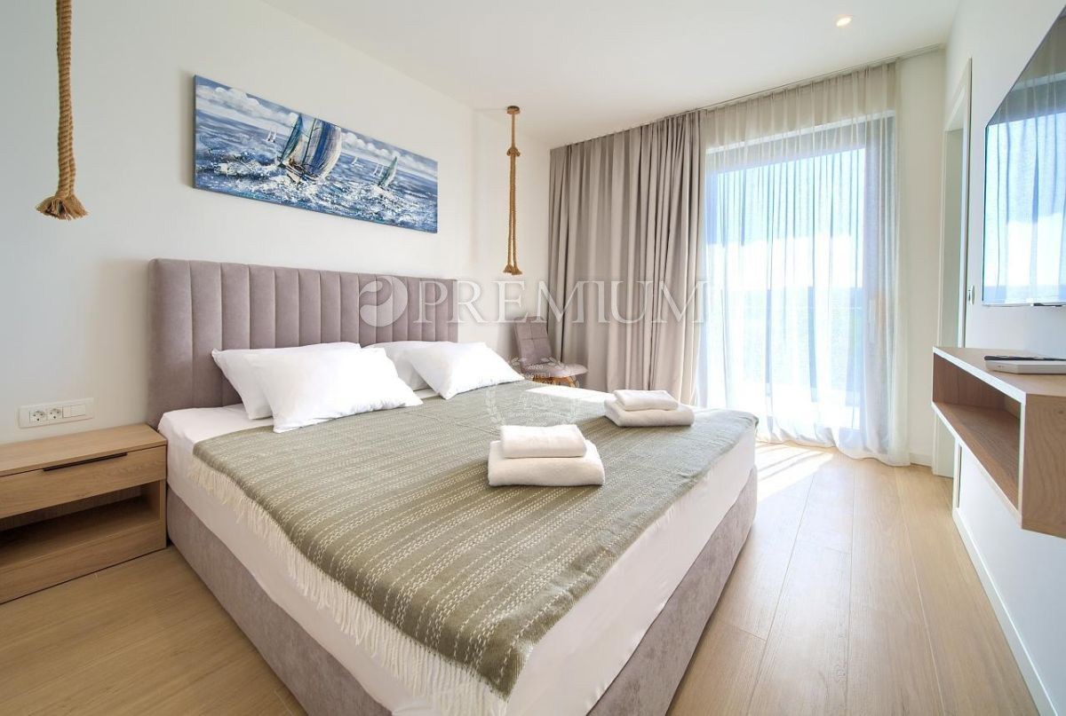 Krk, dintorni, imponente nuovo edificio con vista panoramica sul mare!