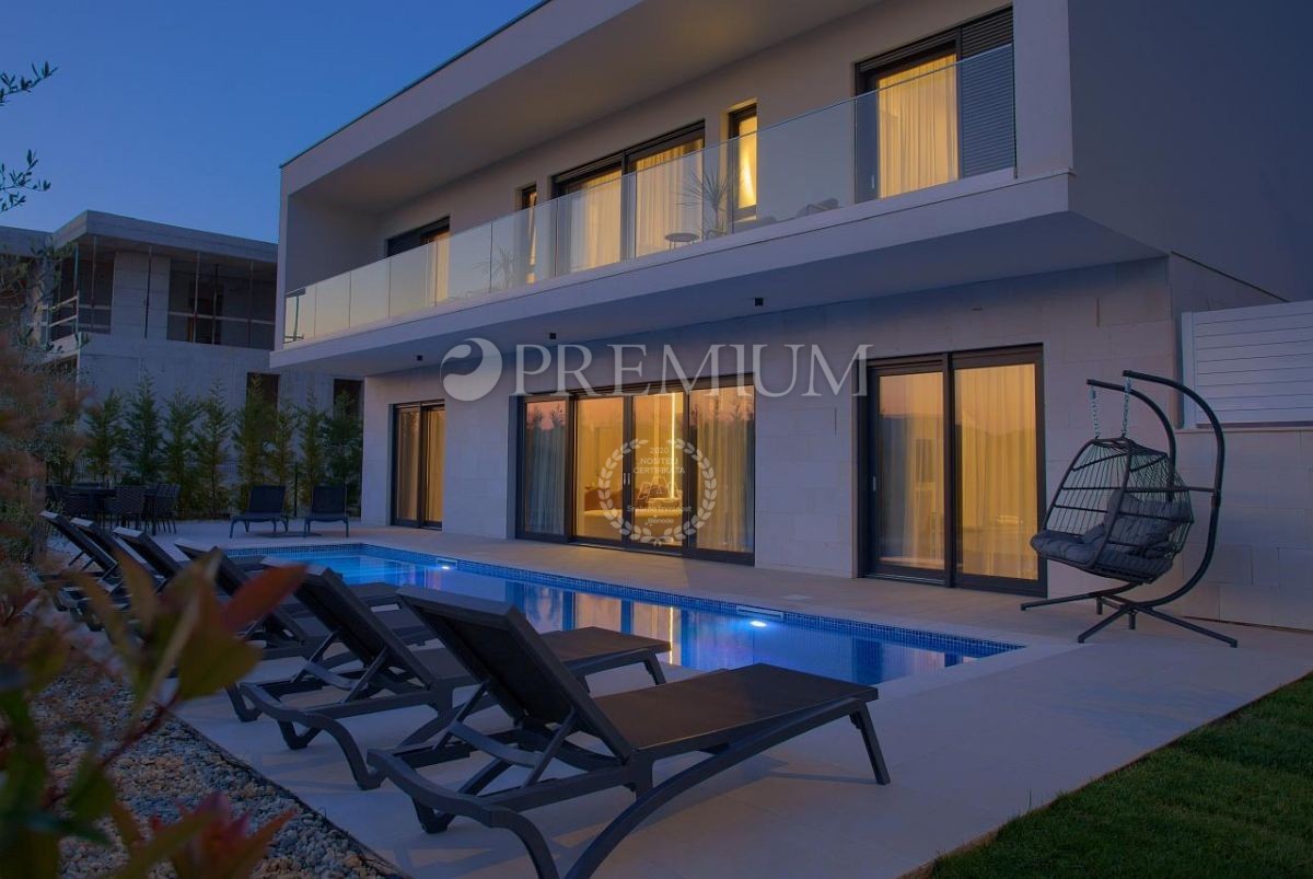 Krk, dintorni, imponente nuovo edificio con vista panoramica sul mare!