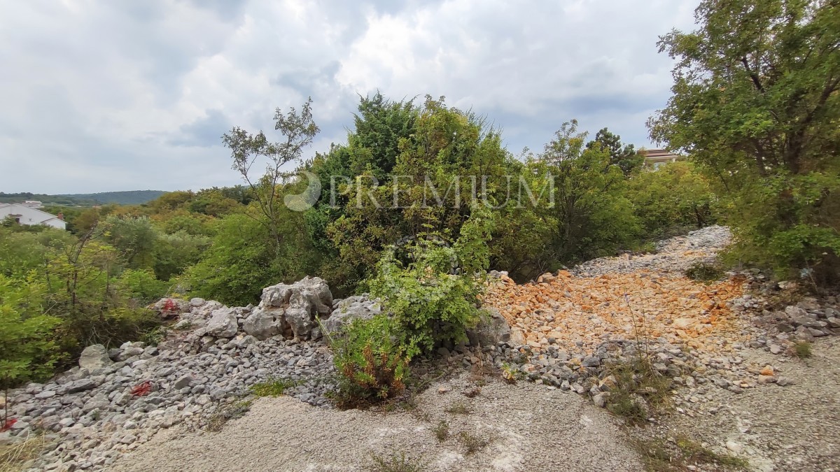 Vrbnik, terreno edificabile a 200 m dal mare! Vista mare!