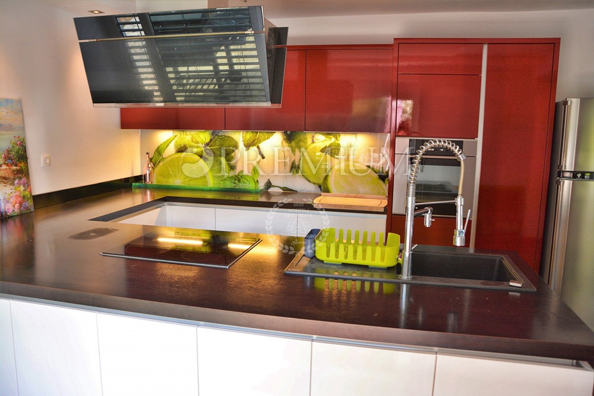  Malinska, vendita di casa lussuosamente arredata, a soli 90 m dal mare!