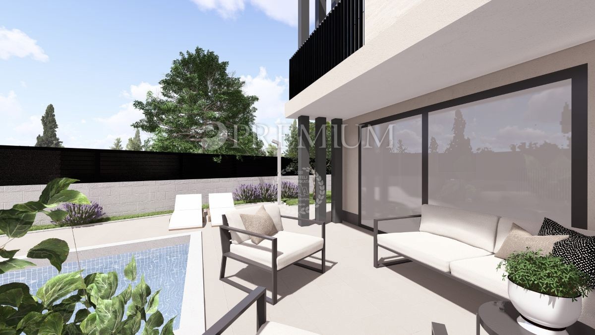 Malinska, casa con piscina al confine della zona edificabile!