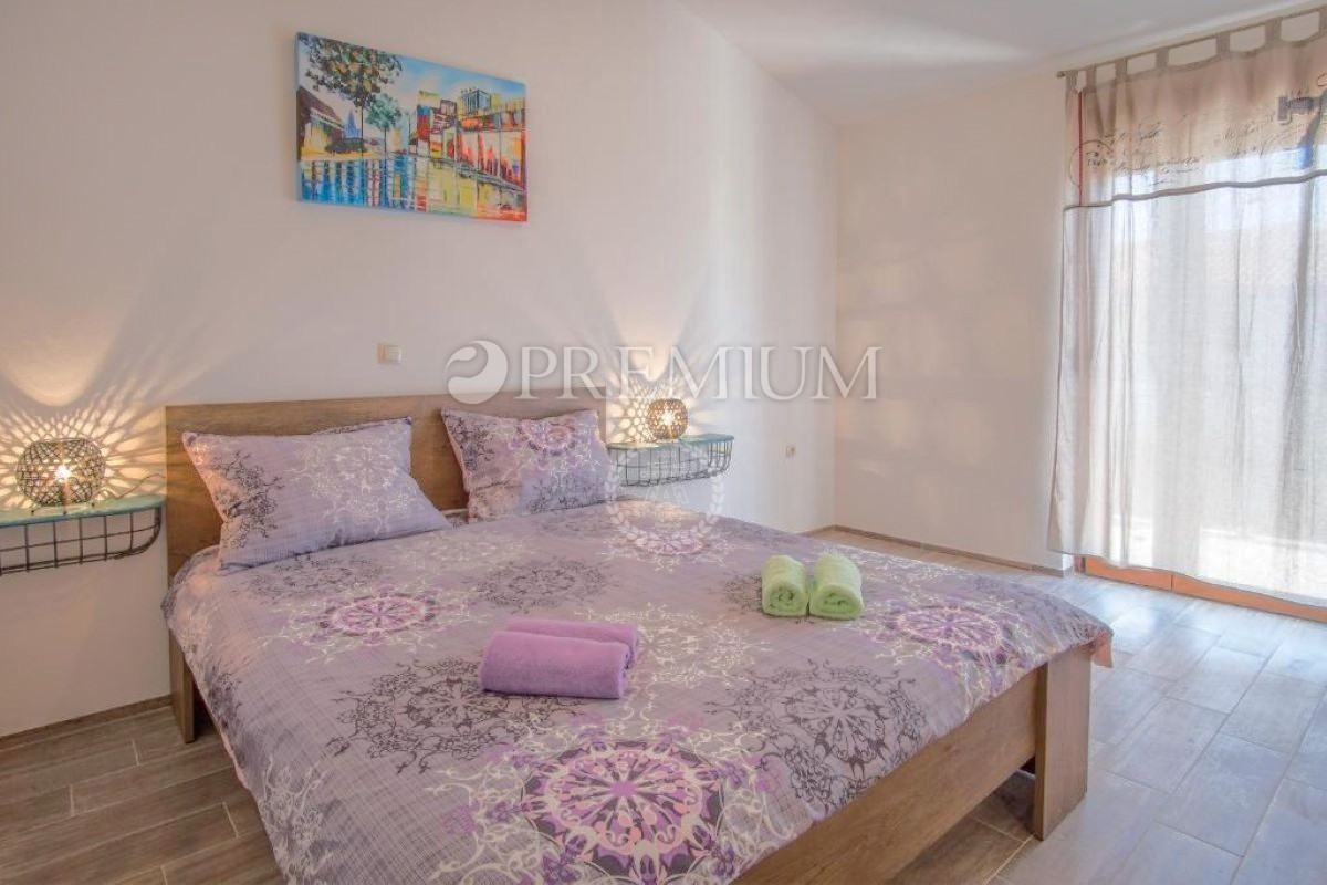 Krk, casa con due unità in zona tranquilla!