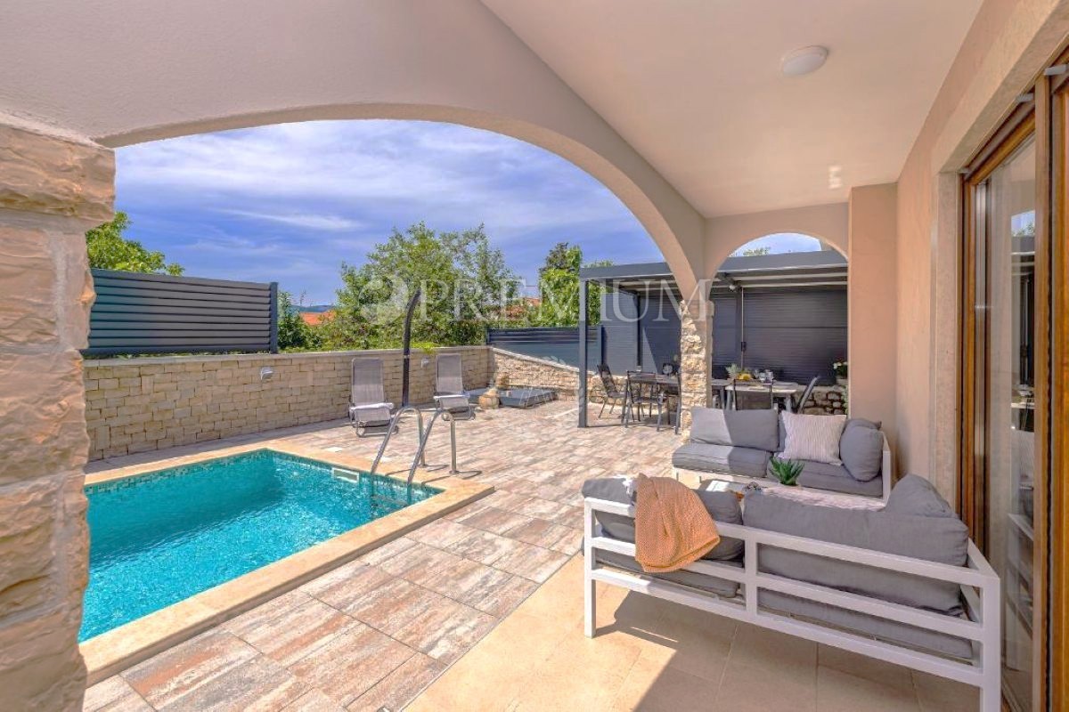 Krk, casa con due unità in zona tranquilla!